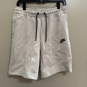 Nike Sportswear Tech Fleece Shorts Mens Size S Light Beige DV0539-104 NEW